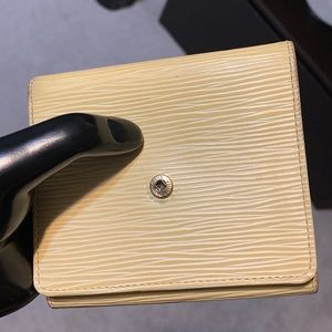 Pale Yellow -Louis Vuitton- EPI Wallet